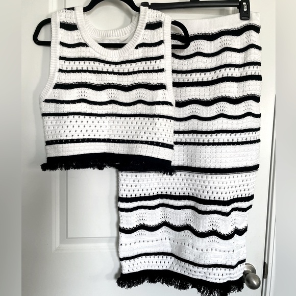 House of Harlow 1960 Dresses & Skirts - House Of Harlow 1960 2 Piece Knit Skirt Set Size M Top Fringe Career Capsule NEW